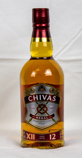 Chivas blended scotch whisky 700 ml